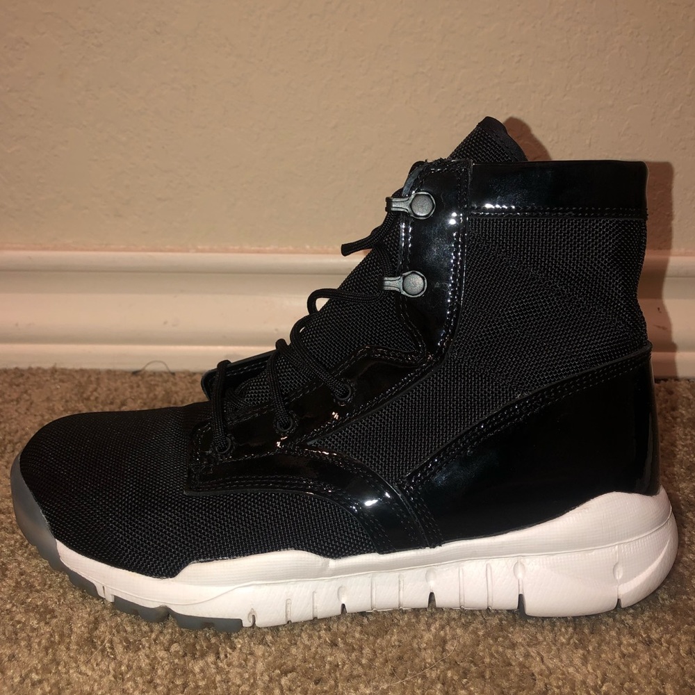 Nike SFB 6" SP Space Jam Black Patent Leather